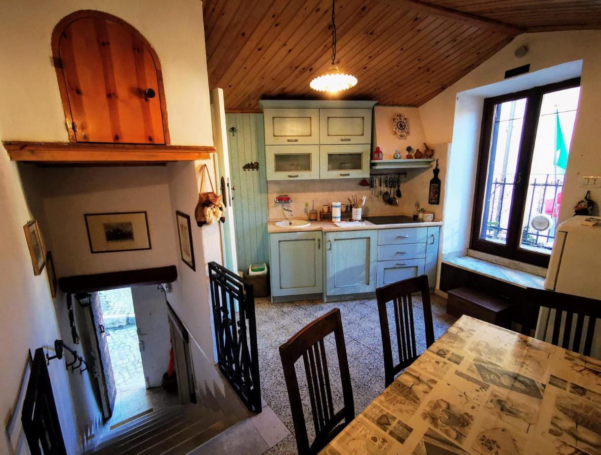 "Il Nido" Apartment Sermoneta Luaran gambar