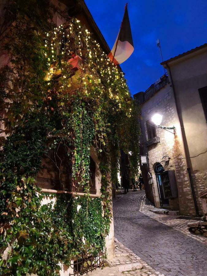 "Il Nido" Apartment Sermoneta Luaran gambar