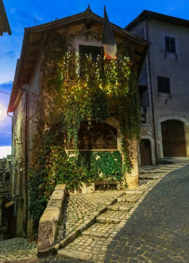 "Il Nido" Apartment Sermoneta Luaran gambar